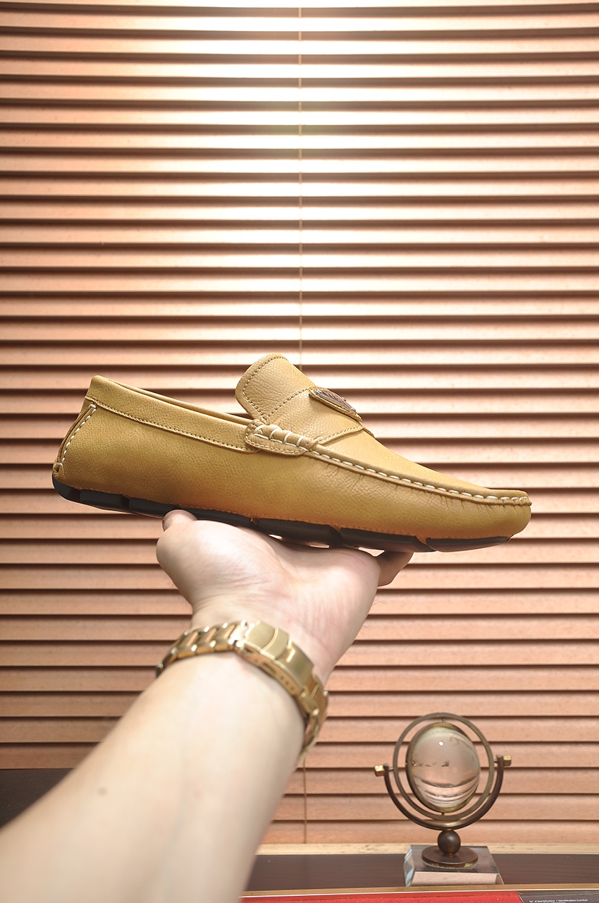 Prada Leather Loafers: Original Leather,Comfortable, and High-Quality 5 i1725035224 9330 1