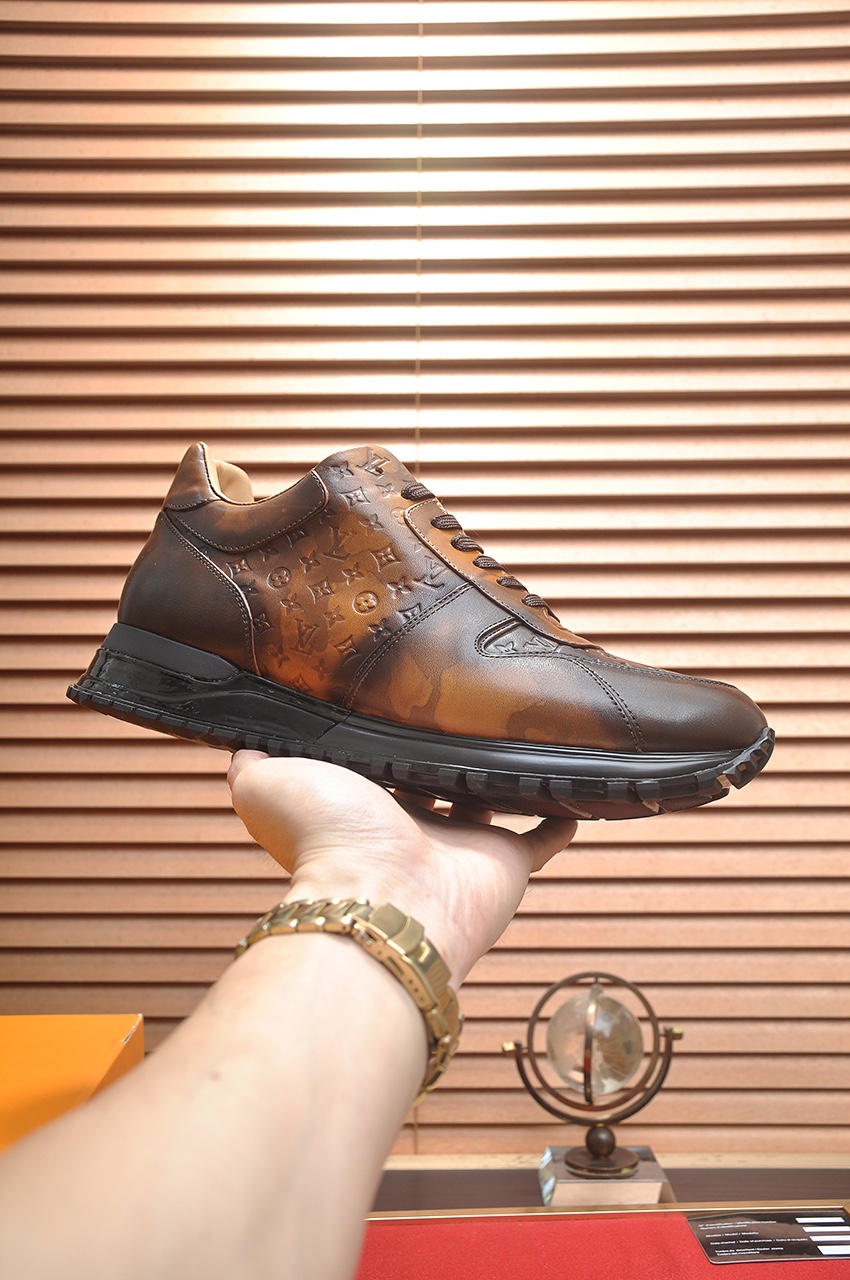 NO:680580,[LOUIS VUITTON] (original order) new LV Louis Vuitton * - top version of LV classic trendy shoes!  Made of imported original cowhide, water-dyed cowhide lining, and original wear-resistant rubber outsole!  High quality products!  Code number 38-45 (45 customized),,louis vuitton,louis vuitton,louis vuitton,cowhide19860909【LOUIS VUITTON）（原单）新款LV路易威登 *——顶级版本 LV经典潮鞋！选用进口原版牛皮 水染牛皮内里.原版耐磨橡胶大底！高品质精品！码数38-45(45定做),,louis vuitton,louis vuitton,louis vuitton,cowhide,Men's shoes