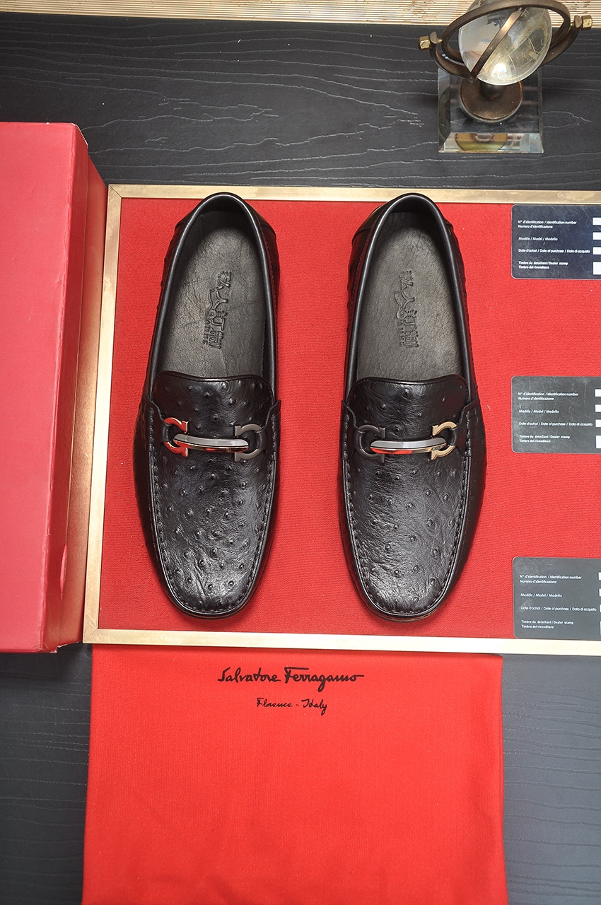 NO:556779,[Ferragamo/Ferragamo] The latest model in the counter is hand-woven from imported high-quality cowhide with open edges + imported cowhide + original luxury metal buckle + original combination outsole, no pressure, 38--44,,ferragamo,cowhide19860909【Ferragamo/菲拉格幕】专柜最新款原版进口开边上乘牛皮手工编织成+进口牛里+原版奢华金属扣+原版组合大底对比无压力 38--44,,ferragamo,cowhide,Men's shoes