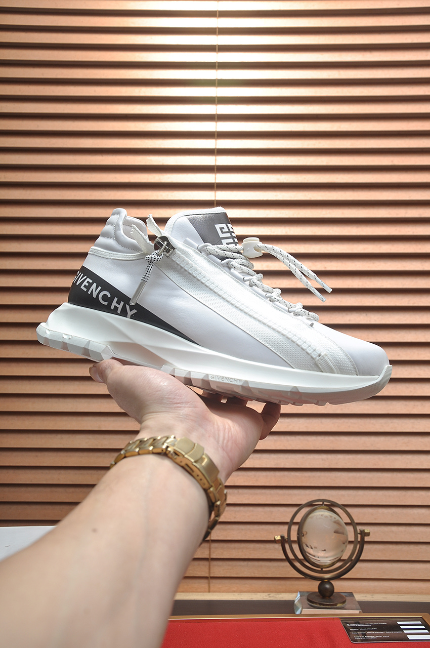 NO:271926,[GIVENCHY.Givenchy] The counter is sold simultaneously with the uppers of the Italian imported brand logo printed fabric, which shows luxury, breathable pigskin inner lining and double-layer combination, feel comfortable to the feet, the sole is originally specially supplied with air cushion sole, lightweight, comfortable, free entry and exit of the counter. Number of 38-44, counter packaging.,, ​​givennchy, givennchy, given19860909【GIVENCHY.纪梵希】专柜同步发售鞋面意大利进口品牌logo印花布匹尽显奢华,透气猪皮内里加上双层组合,脚感舒适,鞋底原厂特供气垫大底,轻便,舒适,随意进出专柜 码数38-44,专柜包裝.,,givenchy,givenchy,Men's shoes