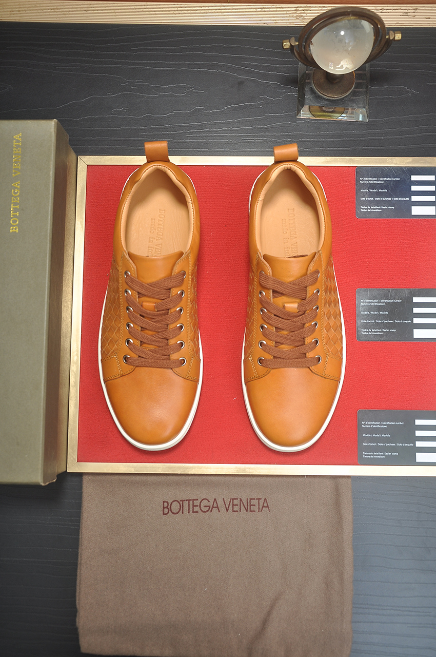 NO:272401,【Botteg Venetta(BV)】 (full cowhide lining) Exclusive new model Official website new model Top calf leather with upper and higher upper Delicate feel Luxurious texture Tailored for exquisite men Creating noble aura Detailed and regular Mark hand stitching Smooth lines Full cowhide inner Comfortable sweat washing 38-44,,bottega veneta,bottega veneta,cowhide19860909【Botteg Venetta(BV)】（全牛皮内里）独家新款 官网新款 鞋面以上乘的顶级小牛皮制作 细腻的手感 流淌奢华的质感 为精致男士量身制作 铸就高贵气场 细致规整的马克手工缝线 流畅的线条 全牛内里 洗汗舒适 38-44,,bottega veneta,bottega veneta,cowhide,Men's shoes