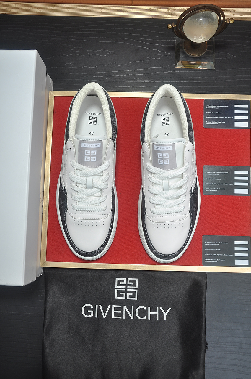 Givenchy Men's City Sport Low Sneakers Designer Luxury Shoes 3 i1741106685639 4644 0 1