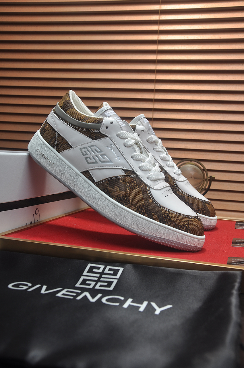 Givenchy Men's City Sport Sneakers in Printed Fabric 4 i1741106720377 1717 0 2