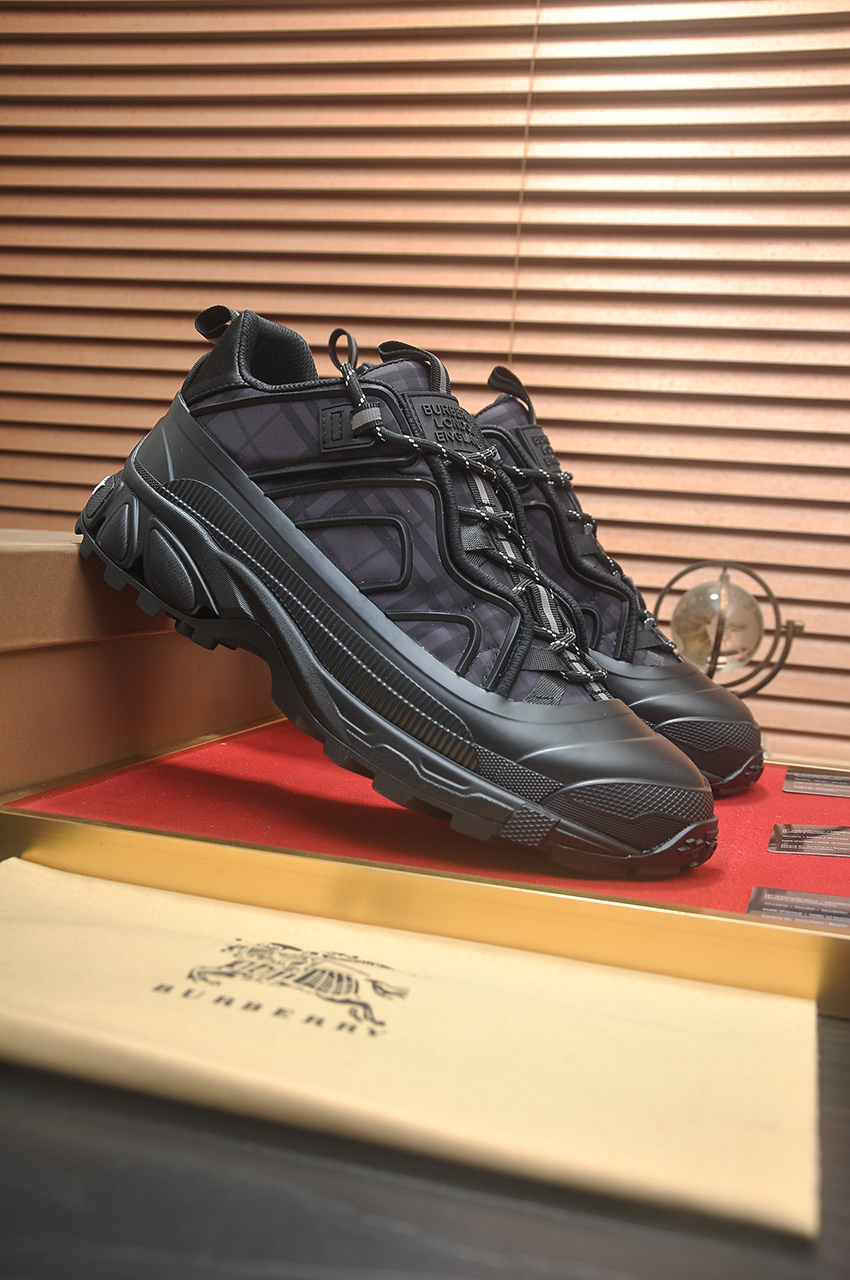 Burberry Classic Low-Top Sneakers in Black Check Leather, Size 38-44 4 i1742233885742 3709 0 2