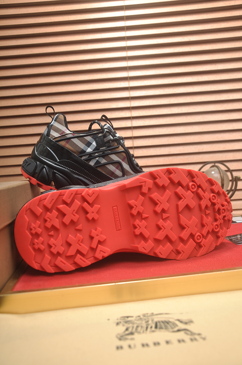 Burberry Low-Top Sneakers in Classic Check with Leather Lining, Size 38-44 8 i1742233944697 9098 0 6