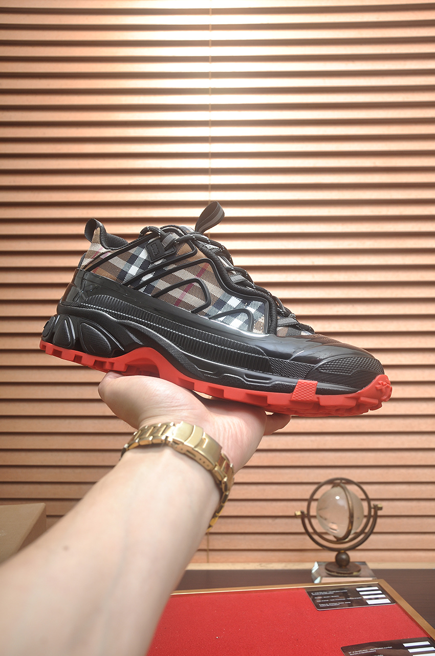 Burberry Low-Top Sneakers in Classic Check with Leather Lining, Size 38-44