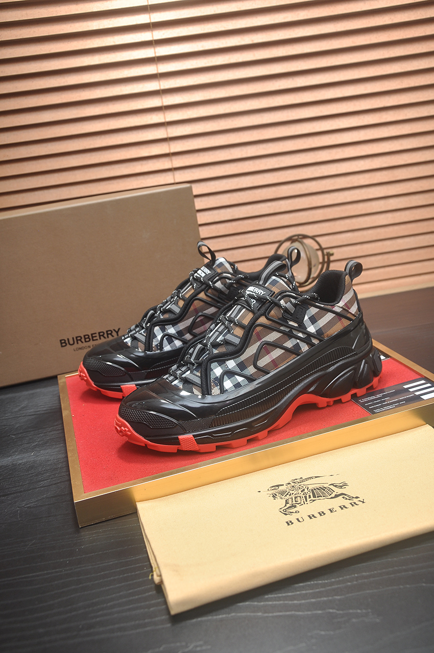 Burberry Low-Top Sneakers in Classic Check with Leather Lining, Size 38-44 5 i1742233944734 9650 0 3