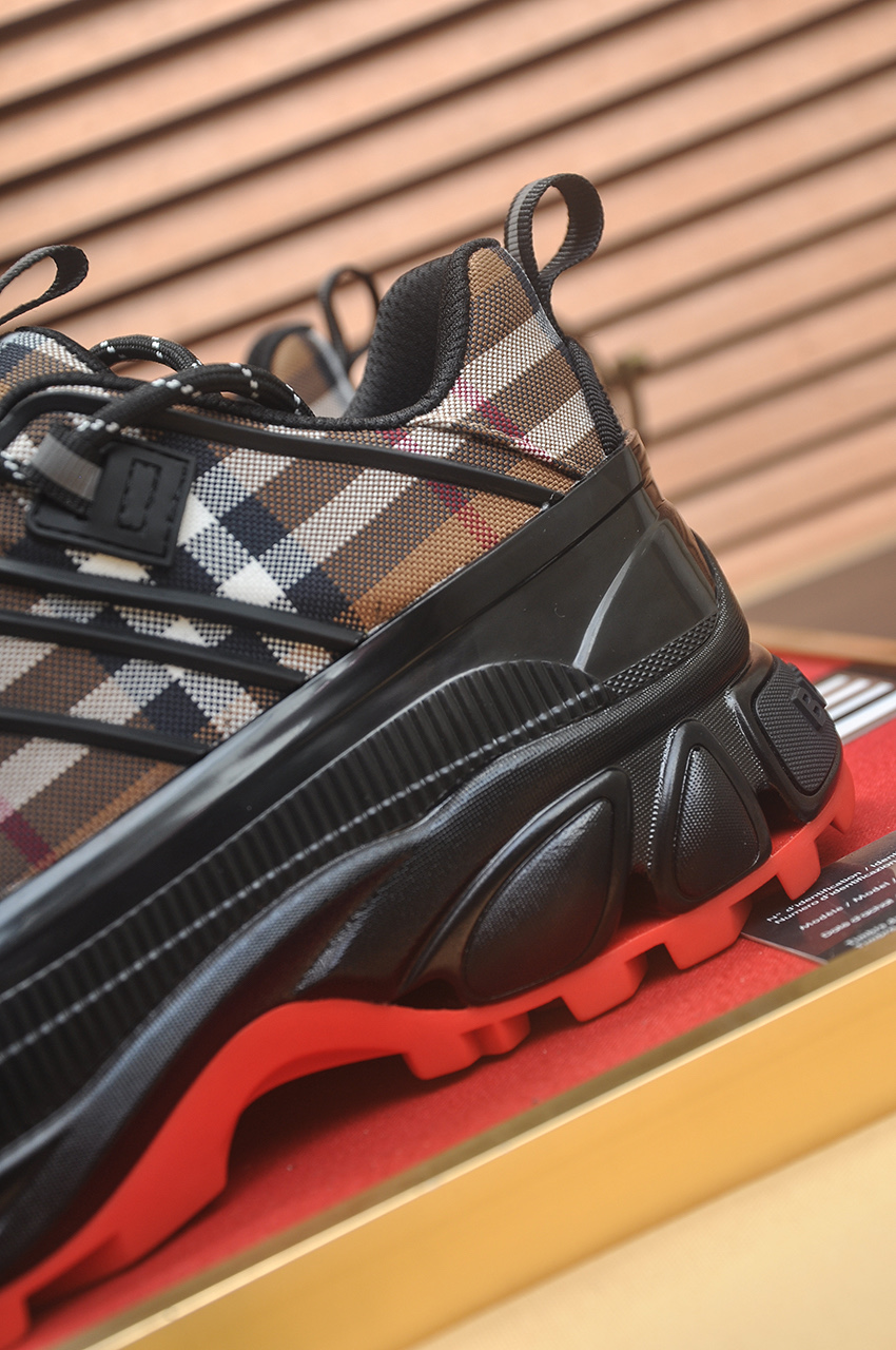 Burberry Low-Top Sneakers in Classic Check with Leather Lining, Size 38-44 10 i1742233944737 6798 0 8