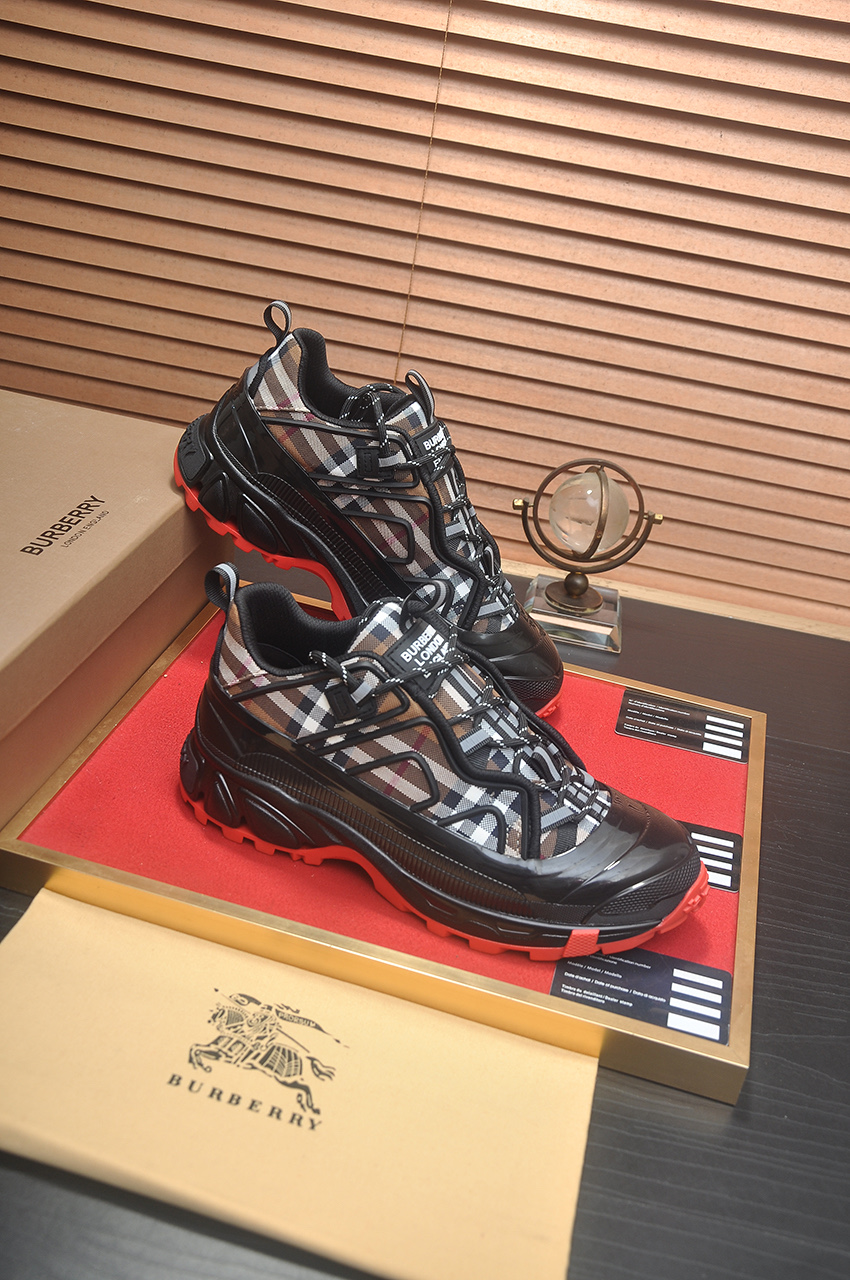 Burberry Low-Top Sneakers in Classic Check with Leather Lining, Size 38-44 7 i1742233945355 2230 0 5