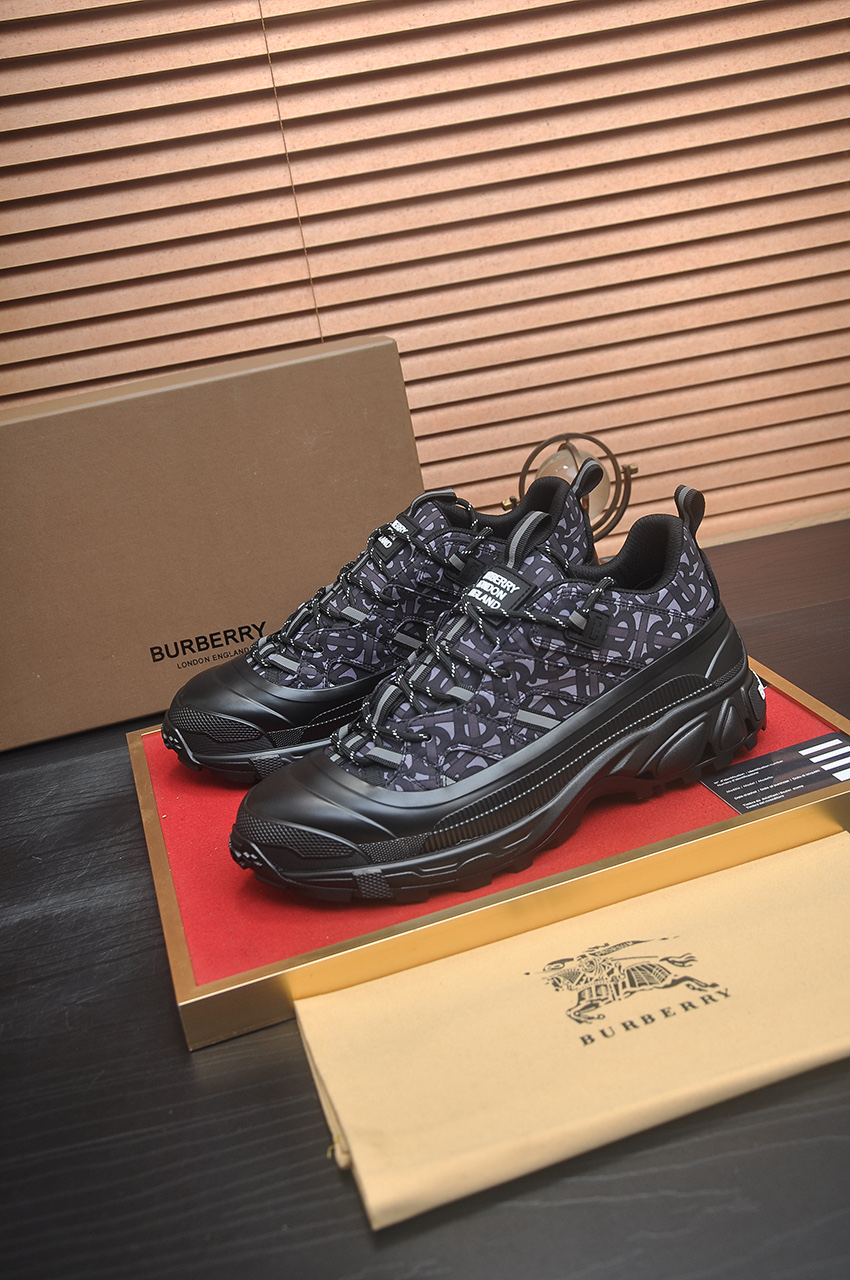 Burberry Low-Top Sneakers in Classic Check,Premium Leather Lining,Comfort Fit 5 i1742233979047 5349 0 3