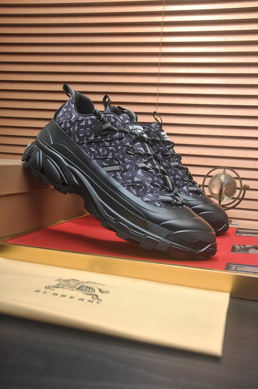 Burberry Low-Top Sneakers in Classic Check,Premium Leather Lining,Comfort Fit 4 i1742233979047 7586 0 2