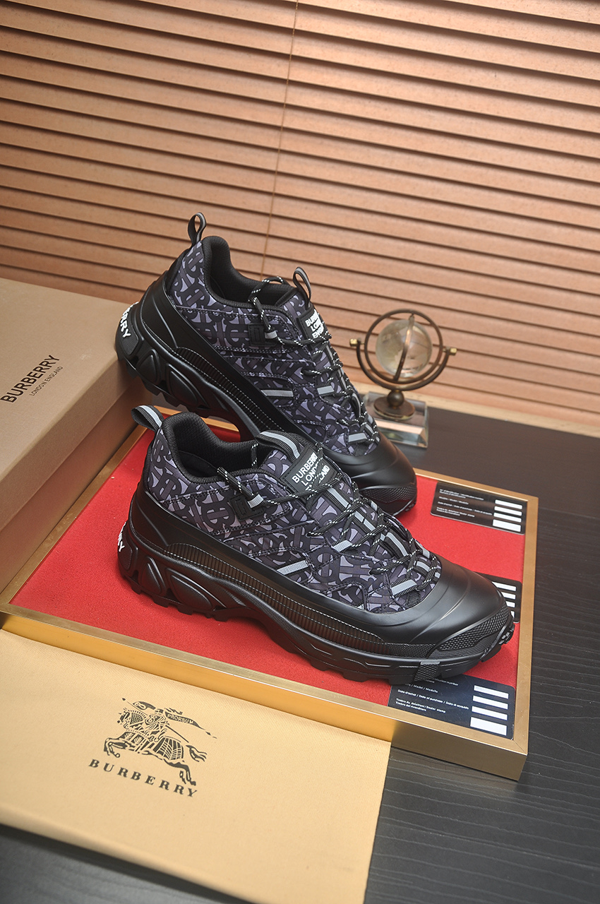 Burberry Low-Top Sneakers in Classic Check,Premium Leather Lining,Comfort Fit 7 i1742233979053 5217 0 5