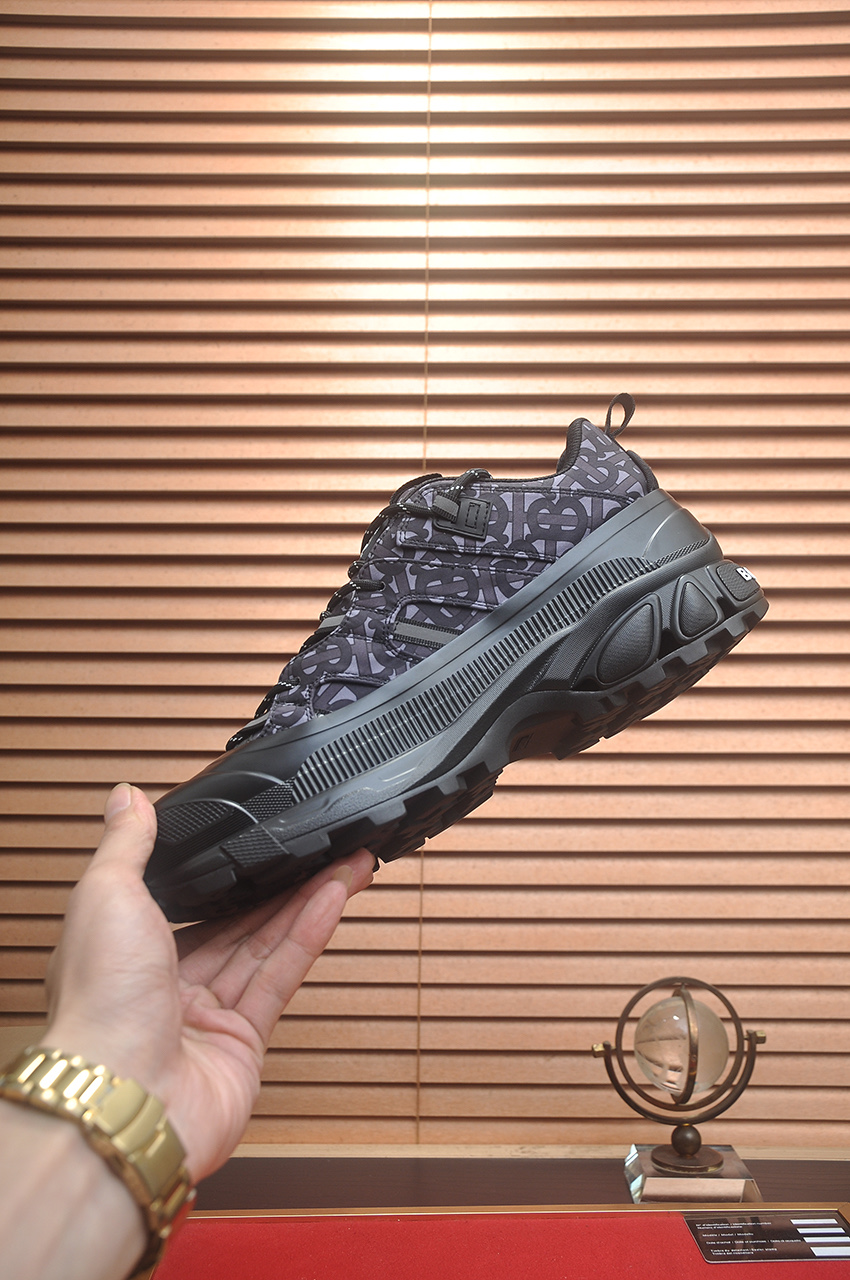 Burberry Low-Top Sneakers in Classic Check,Premium Leather Lining,Comfort Fit 6 i1742233979670 4961 0 4