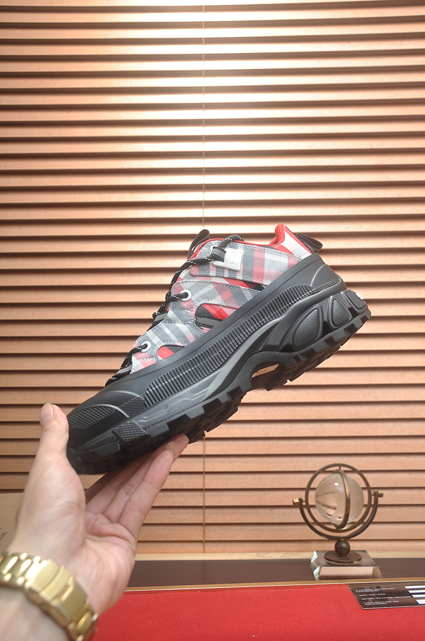 Burberry Low-Top Sneakers in Classic Check, Leather Lined, Size 38-44 6 i1742233999934 1760 0 4
