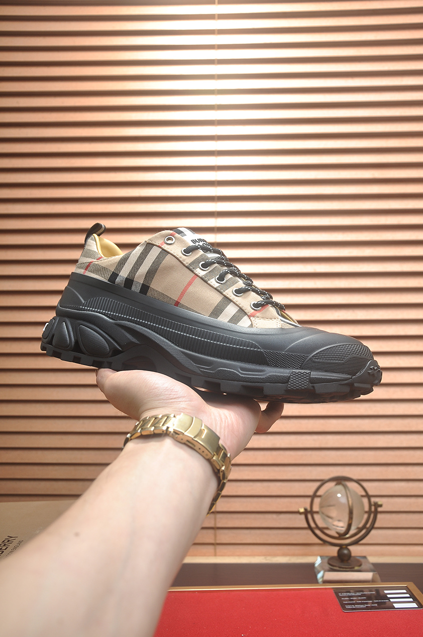 Burberry Classic Low-Top Sneakers in Signature Check with Leather Lining