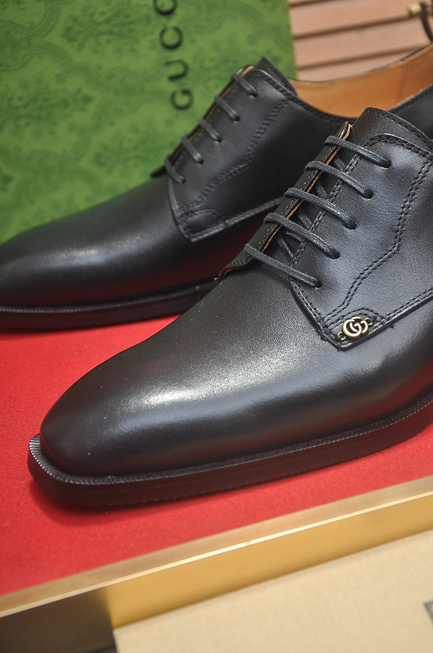 Gucci Men's Black Leather Lace-Up Dress Shoes - Italian Luxury & Style 9 i1742234096765 4006 0 7