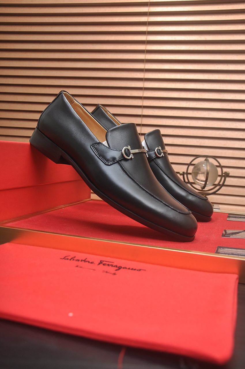 Salvatore Ferragamo Men's Leather Loafers with Metal Buckle 3 i1742234178043 9880 0 1
