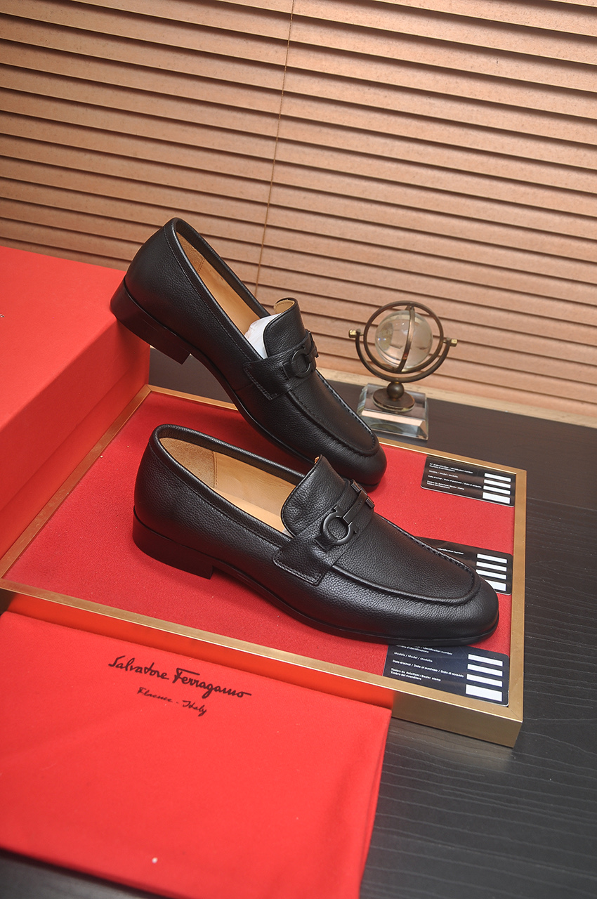 Ferragamo Men's Leather Loafers with Metal Buckle - Classic Style 7 i1742234255294 5643 0 5
