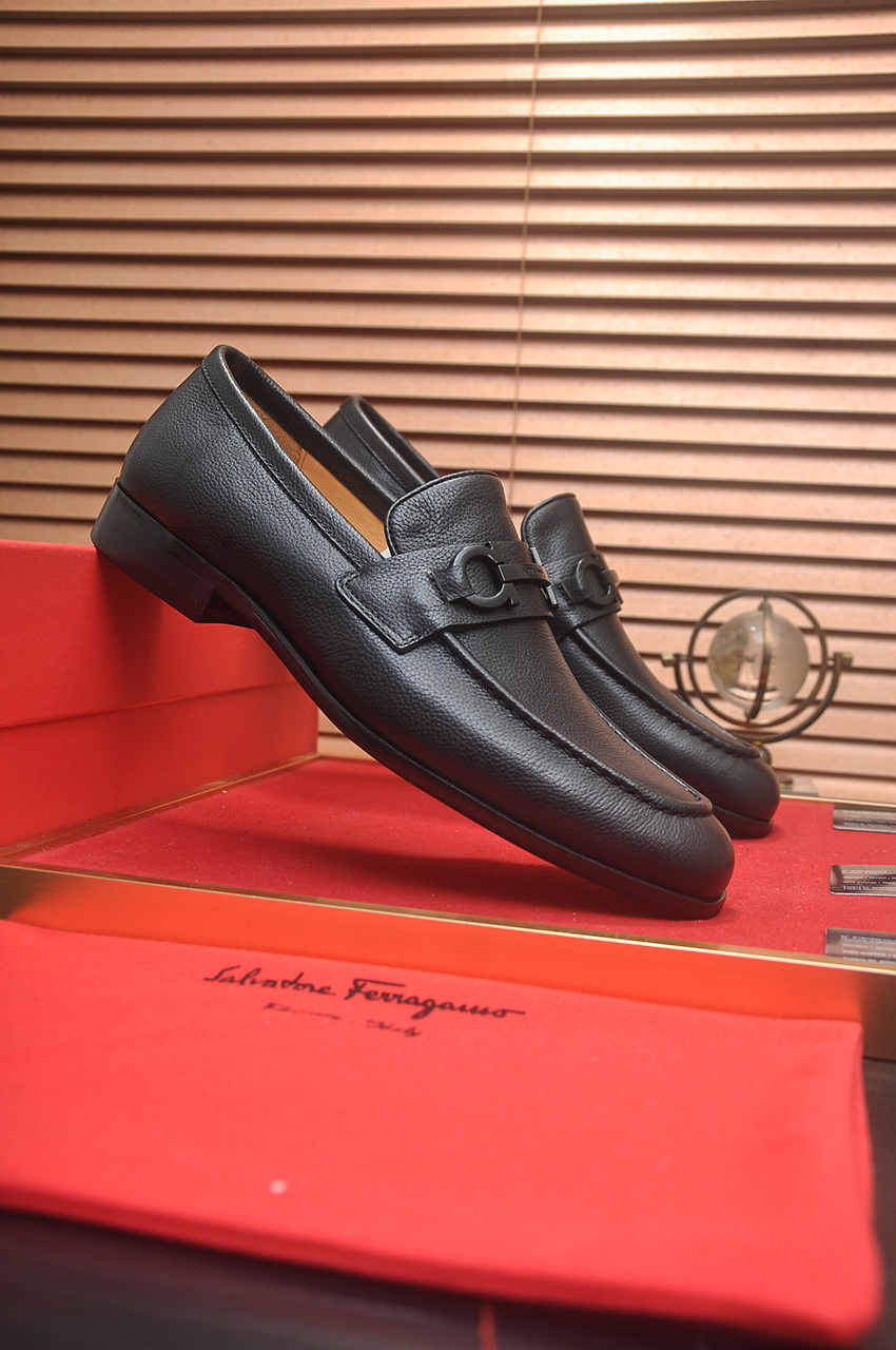 Ferragamo Men's Leather Loafers with Metal Buckle - Classic Style 3 i1742234255753 3826 0 1