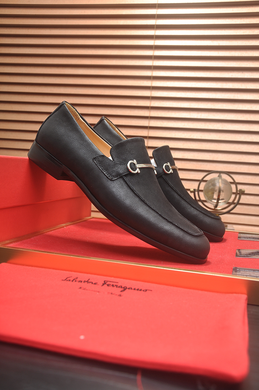 Ferragamo Men's Leather Loafers with Metal Buckle - Dress Shoes 3 i1742234292744 3426 0 1