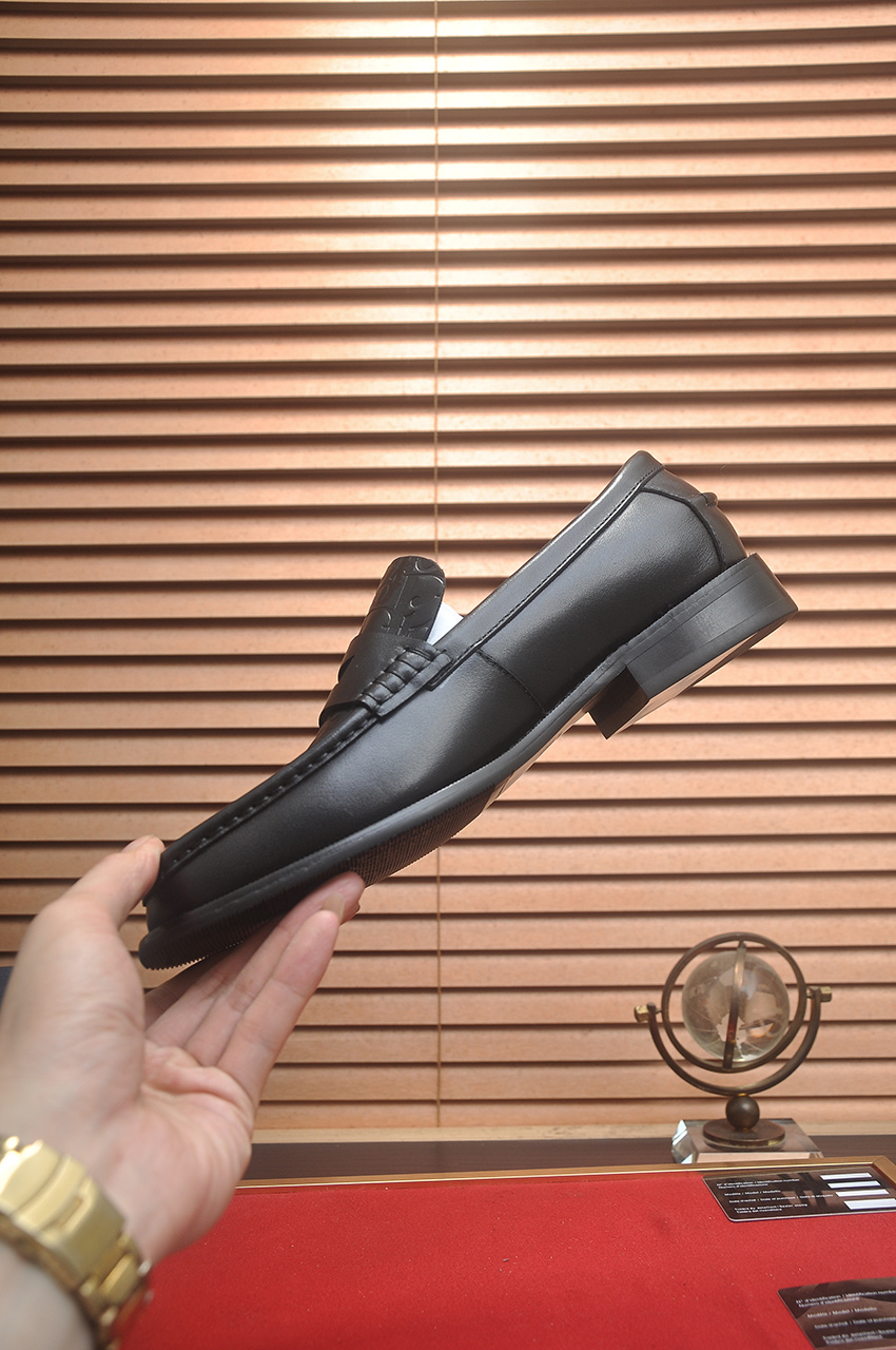Dior Leather Loafers for Men - Iconic Style & Superior Comfort 6 i1742234338328 1579 0 4