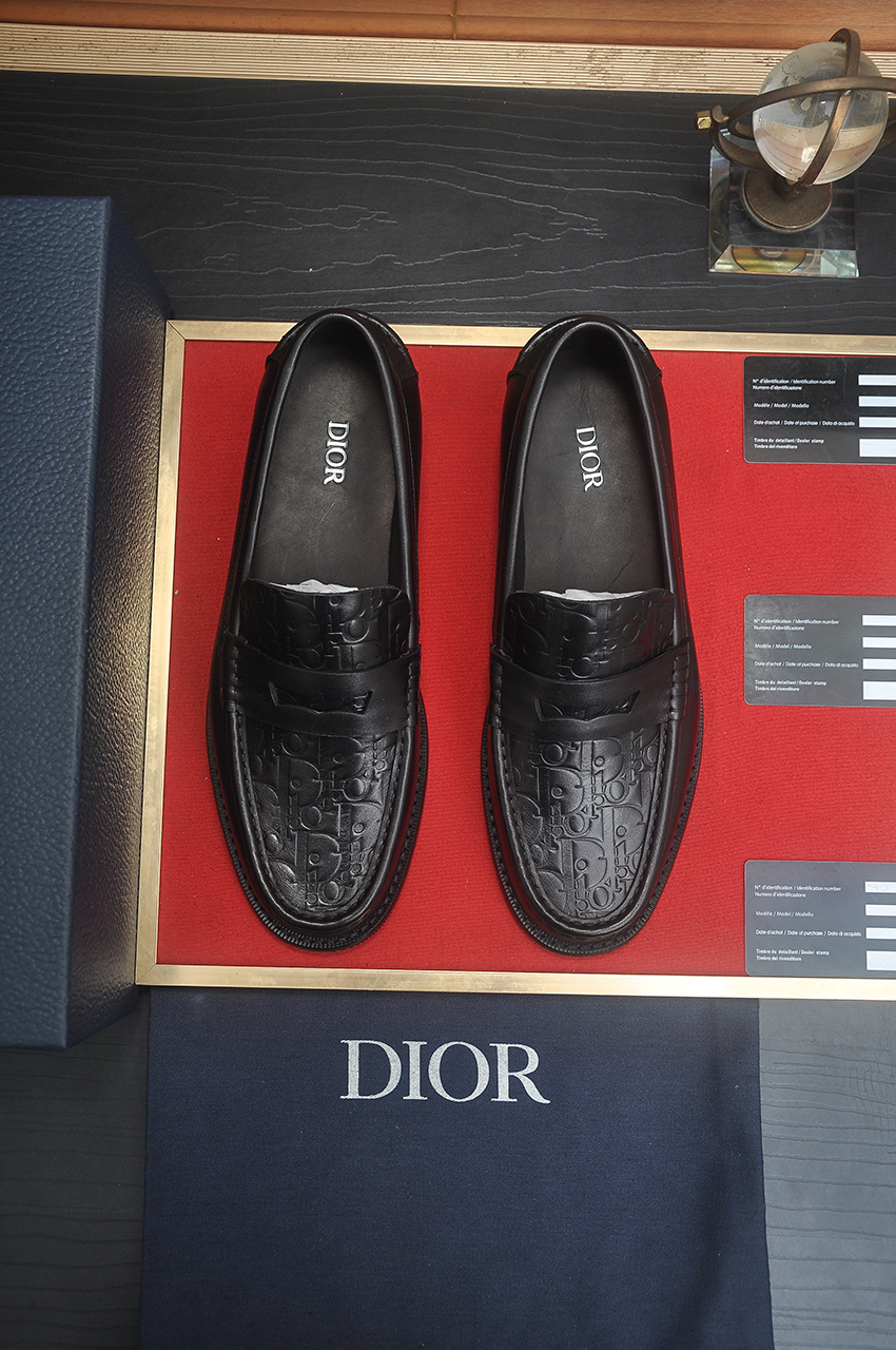 Dior Leather Loafers for Men - Iconic Style & Superior Comfort 2 i1742234338386 8268 0 1