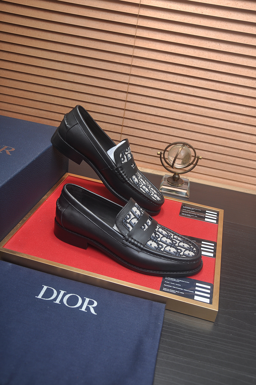 Dior Men's Loafers In Oblique Jacquard With Refined Leather 7 i1742234413696 7812 0 5