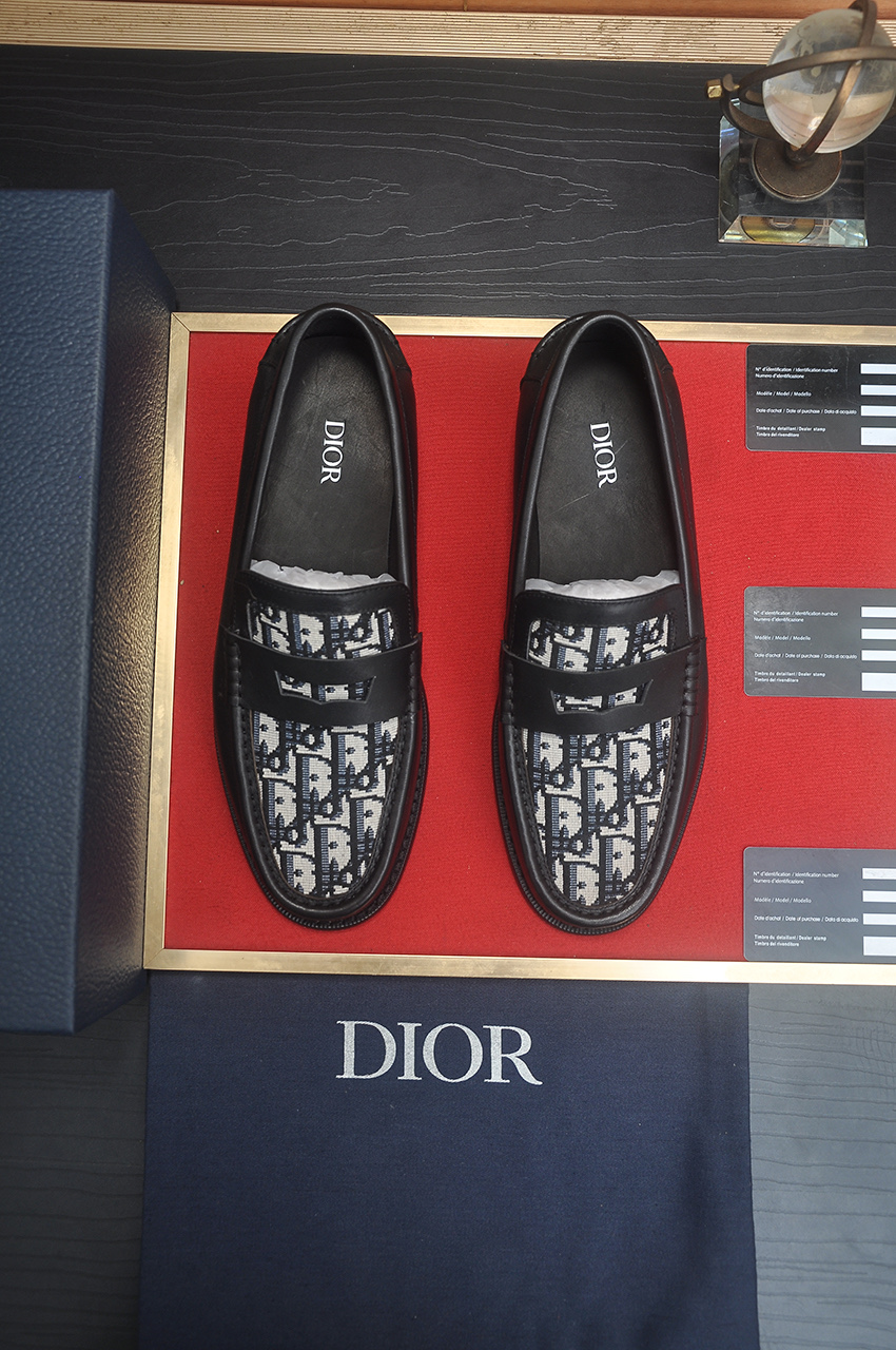 Dior Men's Loafers In Oblique Jacquard With Refined Leather 2 i1742234414353 4079 0 0