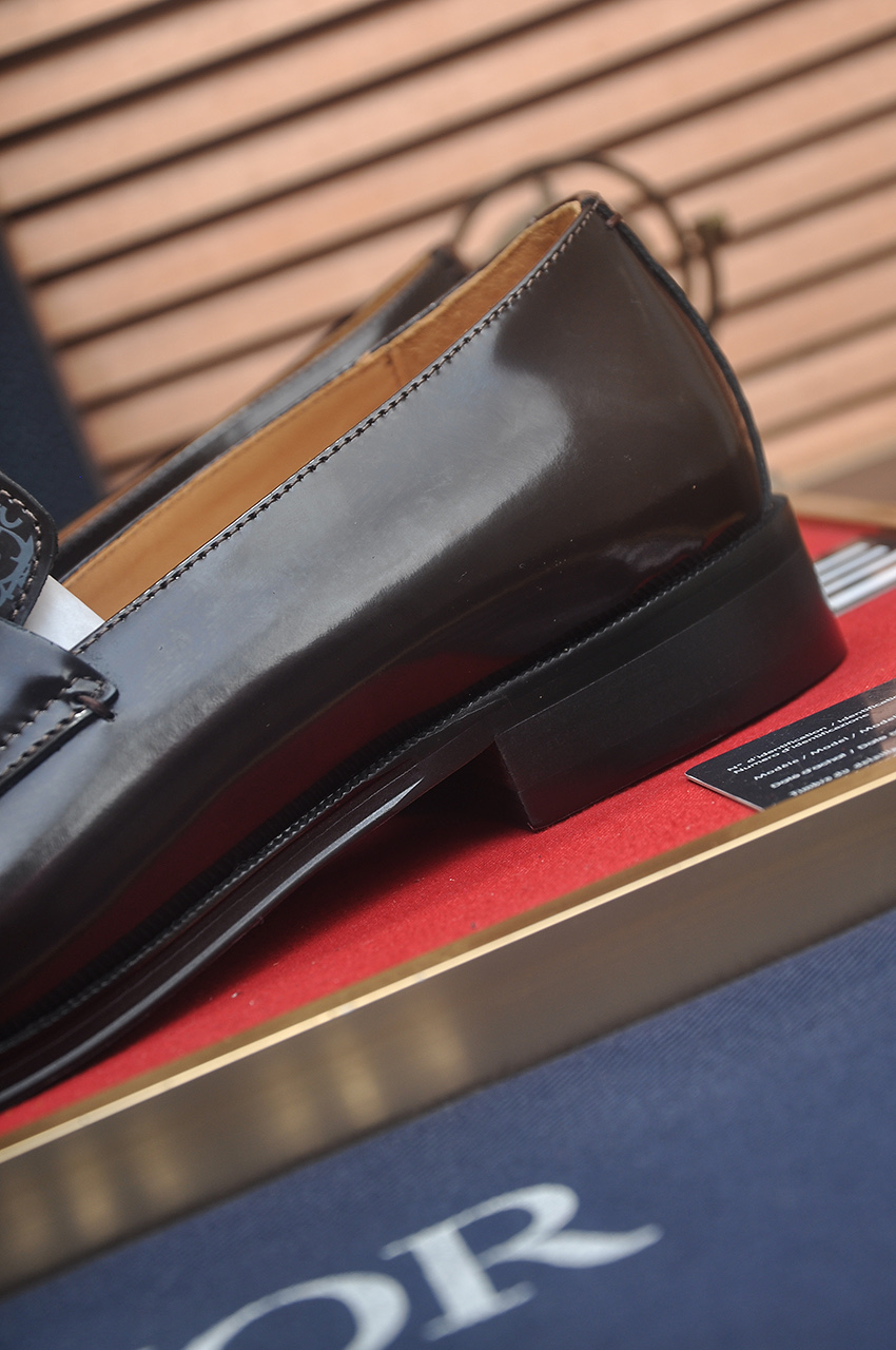 Dior Men's Loafers in Leather with Dior Oblique Motif - Brown 10 i1742234520721 724 0 8