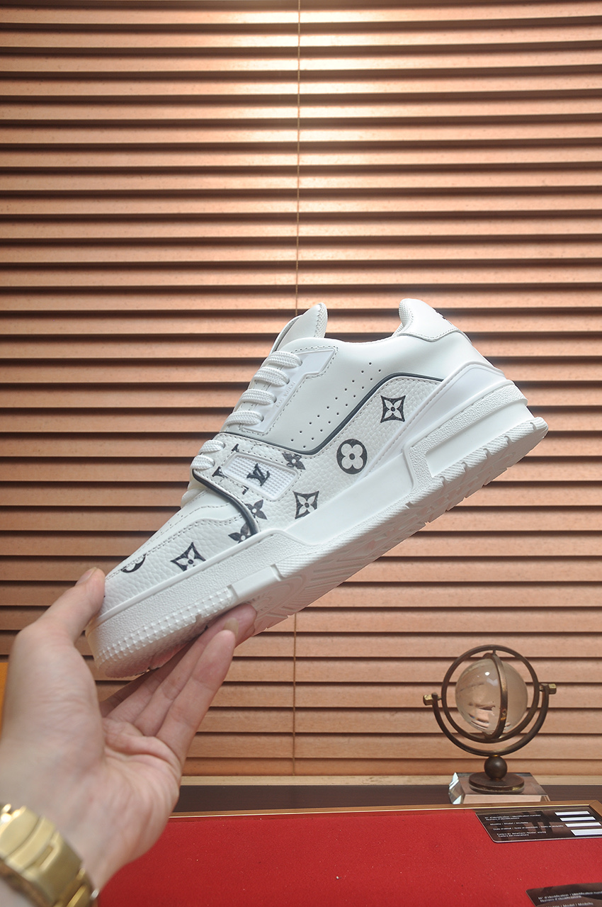 Louis Vuitton Trainer Maxi Sneaker: Leather, Monogram Design, Comfortable Fit 6 i1742577874916 661 0 4