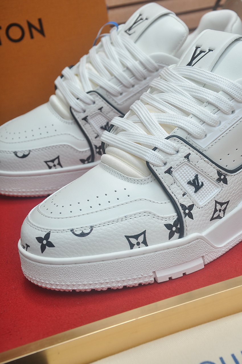 Louis Vuitton Trainer Maxi Sneaker: Leather, Monogram Design, Comfortable Fit 9 i1742577875627 3816 0 7