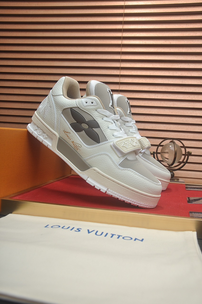 Louis Vuitton Trainer Maxi Sneaker: Premium Leather, Iconic Design 4 i1742577989501 4271 0 2