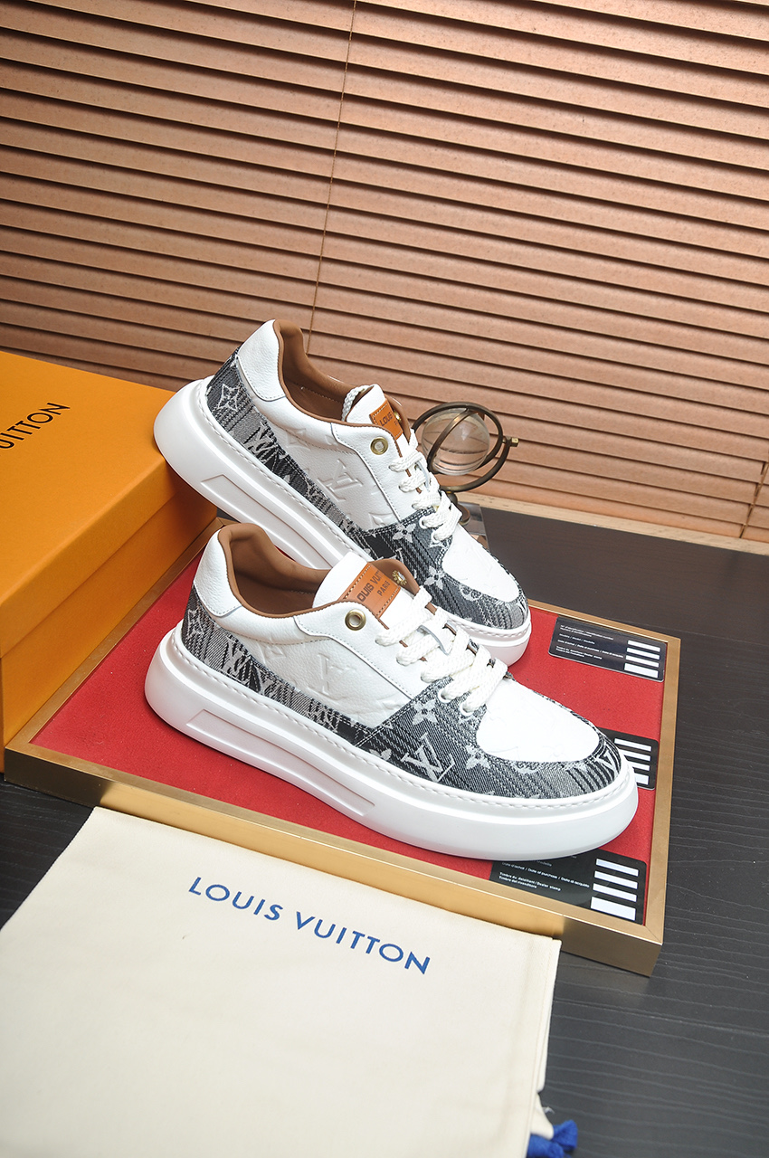 Louis Vuitton Men's Monogram Canvas Low Top Sneakers, White 7 i1742927349210 5270 0 5
