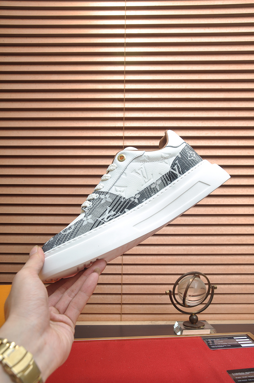 Louis Vuitton Men's Monogram Canvas Low Top Sneakers, White 6 i1742927349741 320 0 4