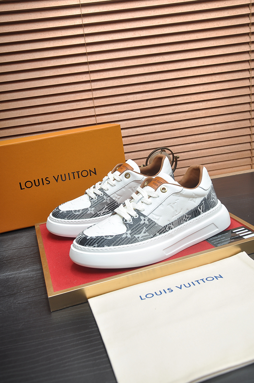 Louis Vuitton Men's Monogram Canvas Low Top Sneakers, White 5 i1742927349744 445 0 3