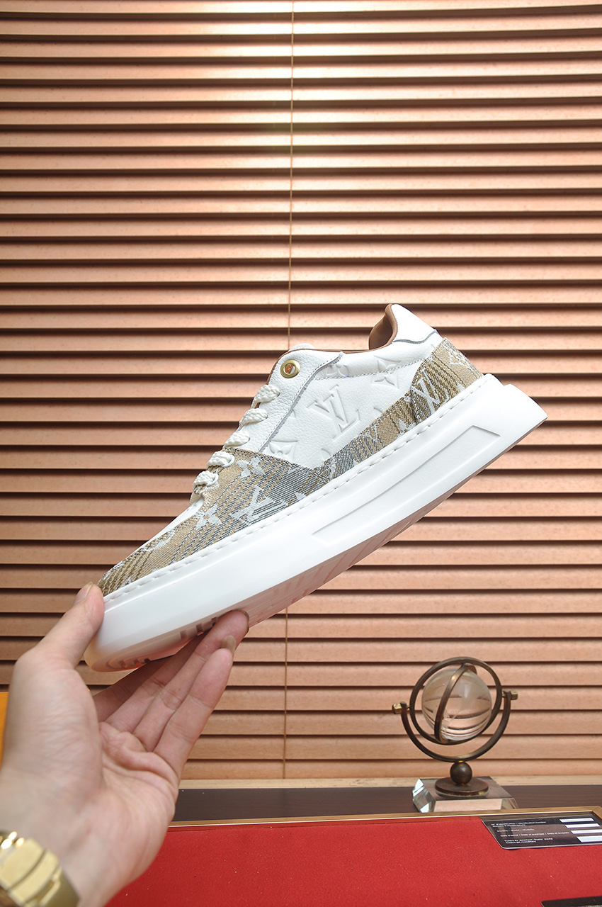 Louis Vuitton Men's Casual Sneakers White Leather Classic Style 6 i1742927363604 7417 0 4