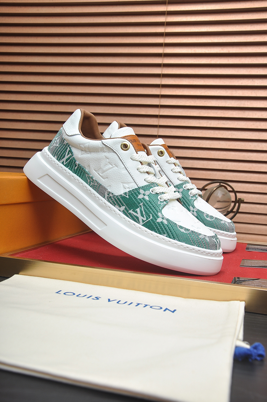 Louis Vuitton Men's White Leather and Green Monogram Low-Top Sneakers 4 i1742927377909 2222 0 2