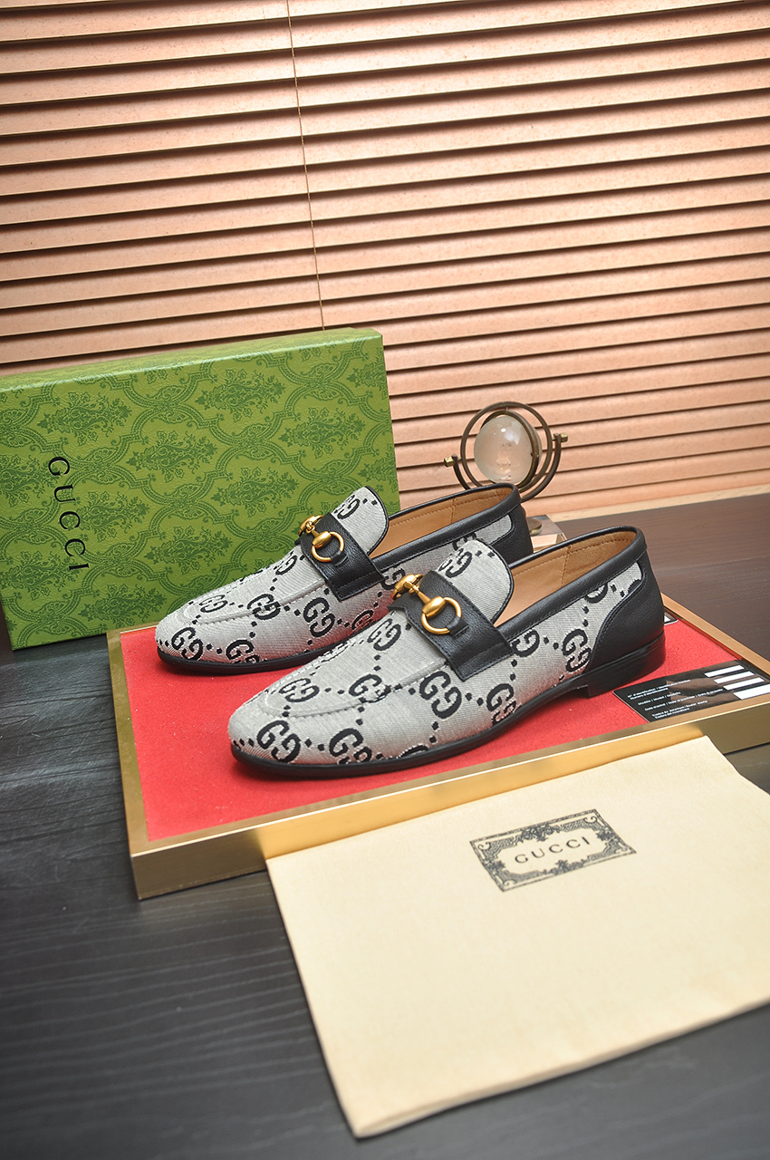Gucci Men's GG Jacquard Leather Loafers 4 i1743270474887 1417 0 2