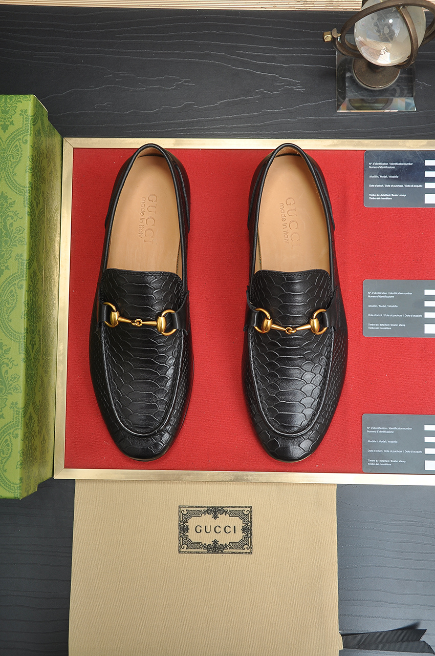 Gucci Men's Black Leather Horsebit Loafers - Classic Style & Comfort 1 Gucci Men's Black Leather Horsebit Loafers - Classic Style & Comfort