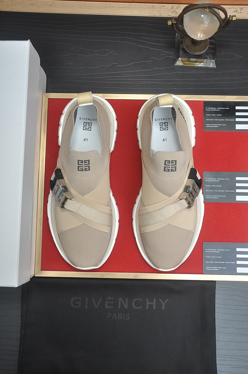Givenchy Luxury Men's Sneakers with Imported Fabric and Comfortable Rubber Sole 3 i1744397689845 9763 0 1