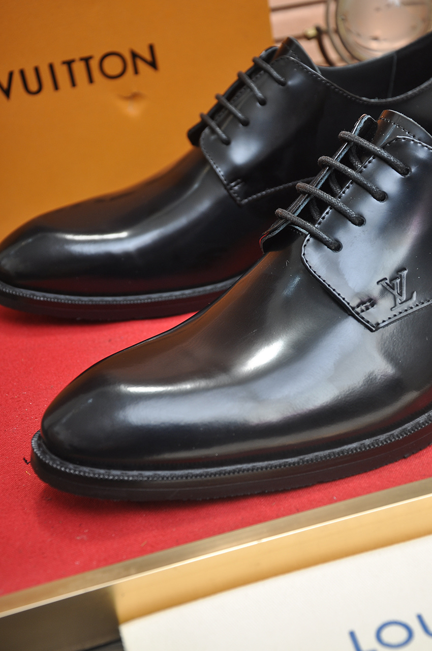 Louis Vuitton Leather Business Oxford Shoes, Italian Leather, Rubber Sole 9 i1744739148590 2978 0 7