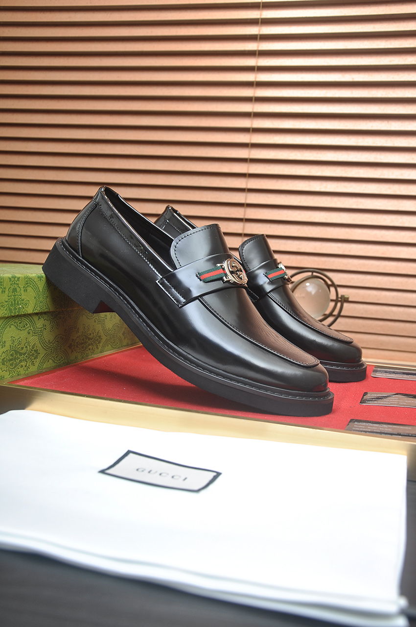Gucci Men's Leather Loafers - Luxurious Italian Style & Comfort 3 i1746465215192 5810 0 1