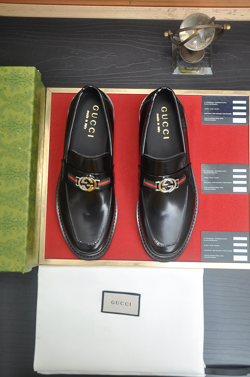 Gucci Men's Leather Loafers - Luxurious Italian Style & Comfort 2 i1746465215209 1227 0 0