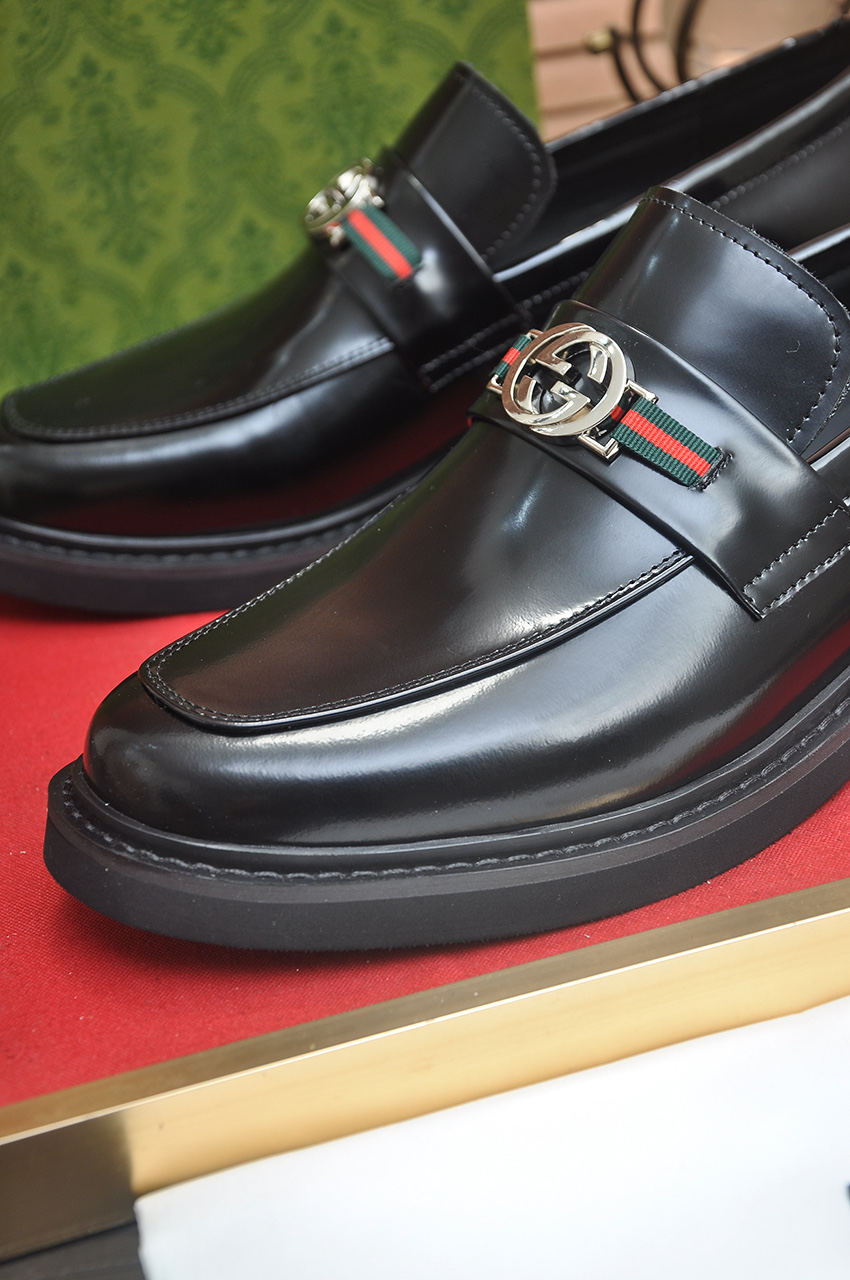 Gucci Men's Leather Loafers - Luxurious Italian Style & Comfort 9 i1746465217914 2010 0 7