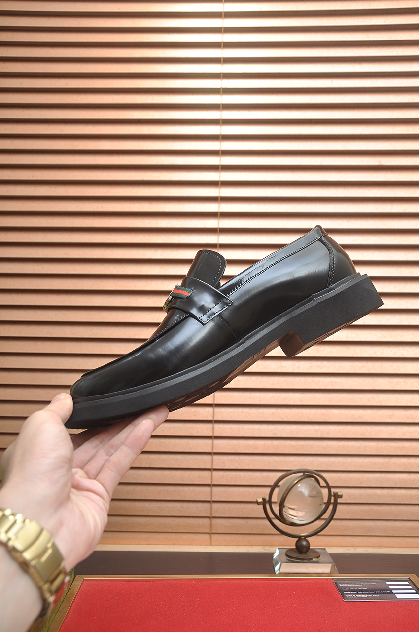 Gucci Men's Leather Loafers - Luxurious Italian Style & Comfort 6 i1746465217926 5310 0 4