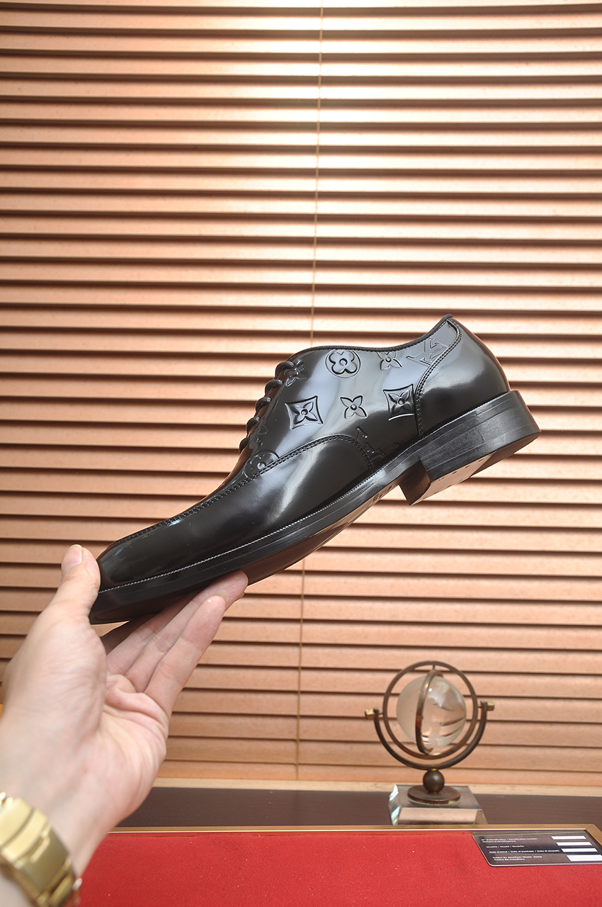 Louis Vuitton Leather Dress Shoes - Italian Leather, Rubber Sole, Timeless Style 6 i1746465494169 565 0 4