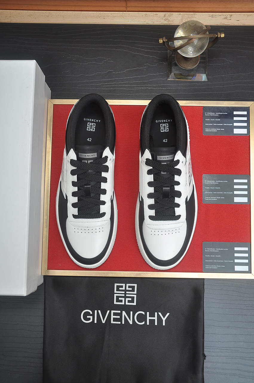 Givenchy Men's Black & White Low-Top Sneakers, Sizes 38-44. Luxurious Imported. 3 i1746983157120 6250 0 1