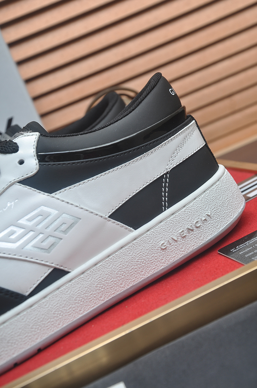 Givenchy Men's Black & White Low-Top Sneakers, Sizes 38-44. Luxurious Imported. 10 i1746983157666 6317 0 8