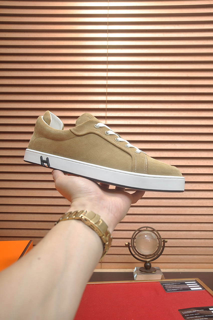 NO:620169,[Hermès] (cowhide lining) original item from the popular counter!  The world's top brand...Luxury quality...//Fashion High-end upper-foot...gives you a low-key and luxurious comfort experience. The upper is made of pure first-layer cowhide imported from Italy...sweat-absorbent cowhide lining...comfortable and breathable, high-end and classy...luxury and noble!!  ..Shipping from OEM factory [Hug] stall..Original board.Code number: 39-46(45.46 customized),,hermes,cowhide19860909【爱马仕】（牛皮内里）爆款专柜原单货！世界顶级品牌..奢华品质....//时尚 上脚高档次 ..给你低调奢华的舒适体验.鞋面采用纯意大利进口原板头层牛皮..吸汗牛皮内里..,舒适透气,高端大气上档次..奢华尊贵! ！..代工厂出货 [拥抱]档口..原板.码数:39-46(45.46定制),,hermes,cowhide,Men's shoes