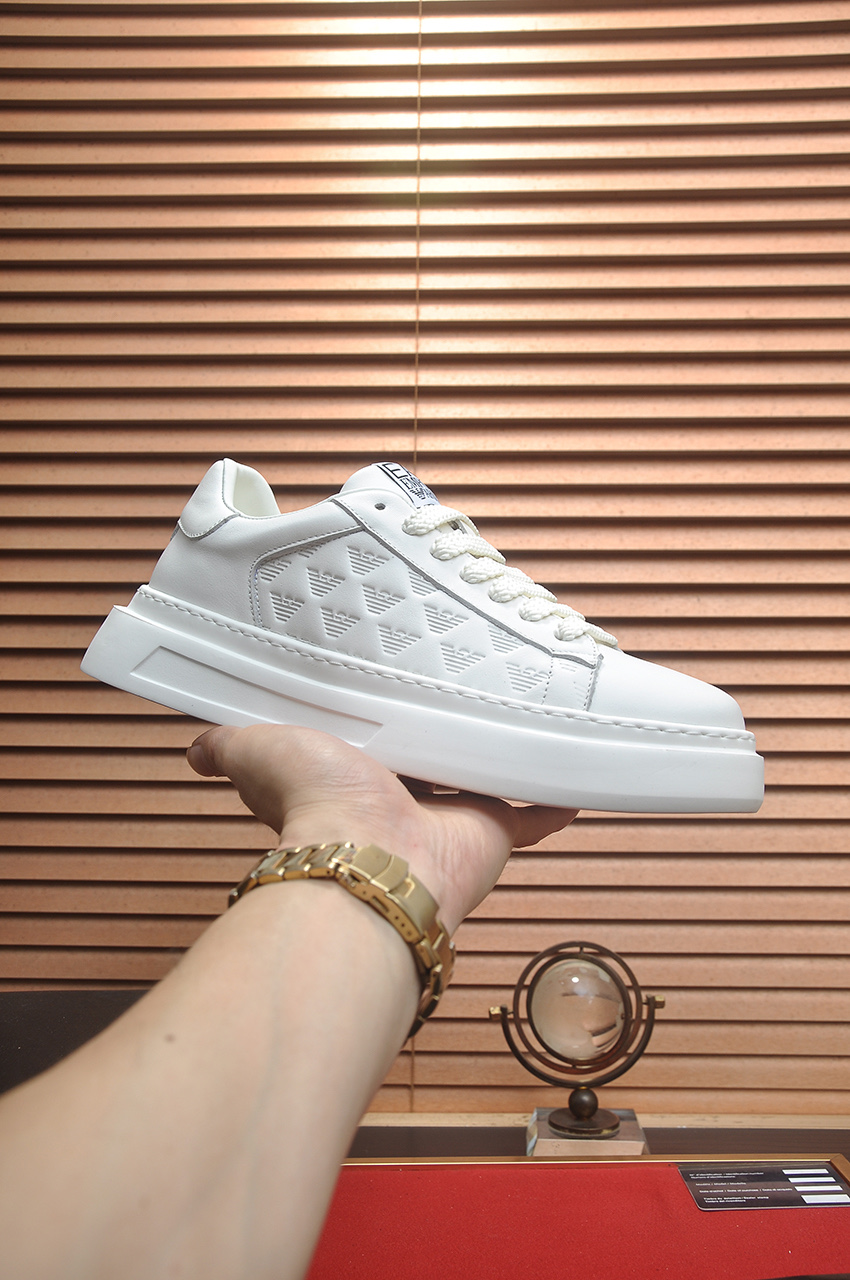 NO:356782,[Armani] (Cowhide inner lining) Armani's latest new casual shoes are popular and popular. The same style on the official website [Dee] Original single hot model. Original factory cowhide material 11 original board Cowhide inner lining, original foamed sole. Body accessories are one to one mold, counter quality. Dear, you are also worried about wearing shoes, then you are your best choice!  38-44, Armani,armani,cowhide19860909【Armani】（牛皮内里）阿玛尼最新新款休闲鞋 火爆热卖官网同款[得意]原单爆款 .原工厂牛皮材料11原板 牛皮内里,原厂发泡大底.身配件一比一开模 专柜品质 亲们你还为穿着搭配鞋发愁那这款鞋你就是你不二的选择！38-44,,armani,armani,cowhide,Men's shoes